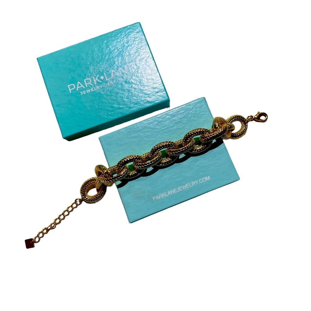 Park lane Jewelry goldtone bracelet.